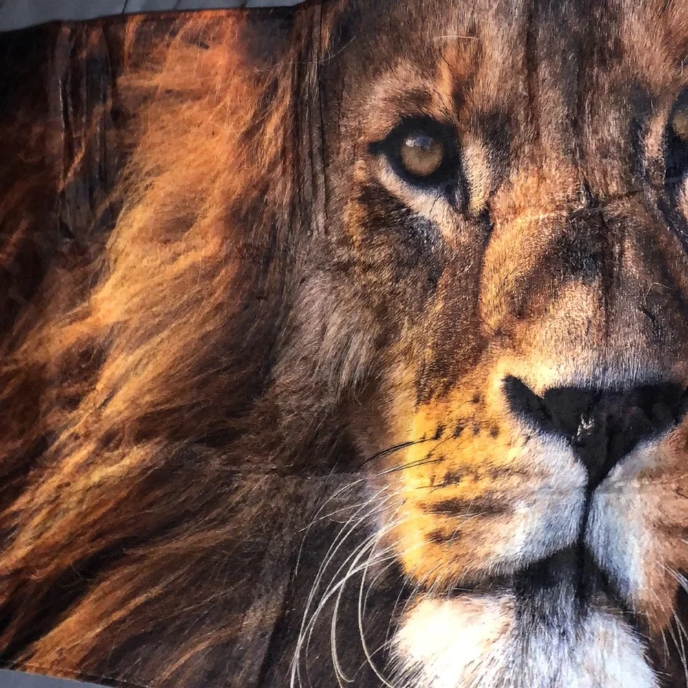 Loin themed throw mat